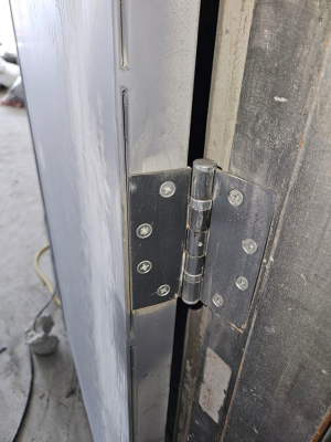 Edge welding showing hinges